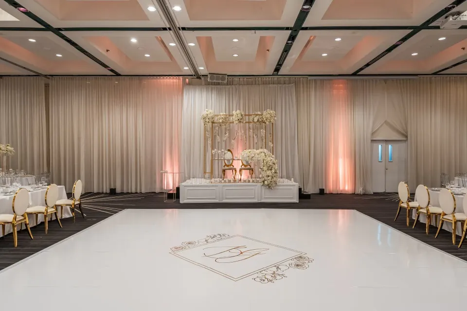 Floral stage and dance floor at Plaza Centre-Ville